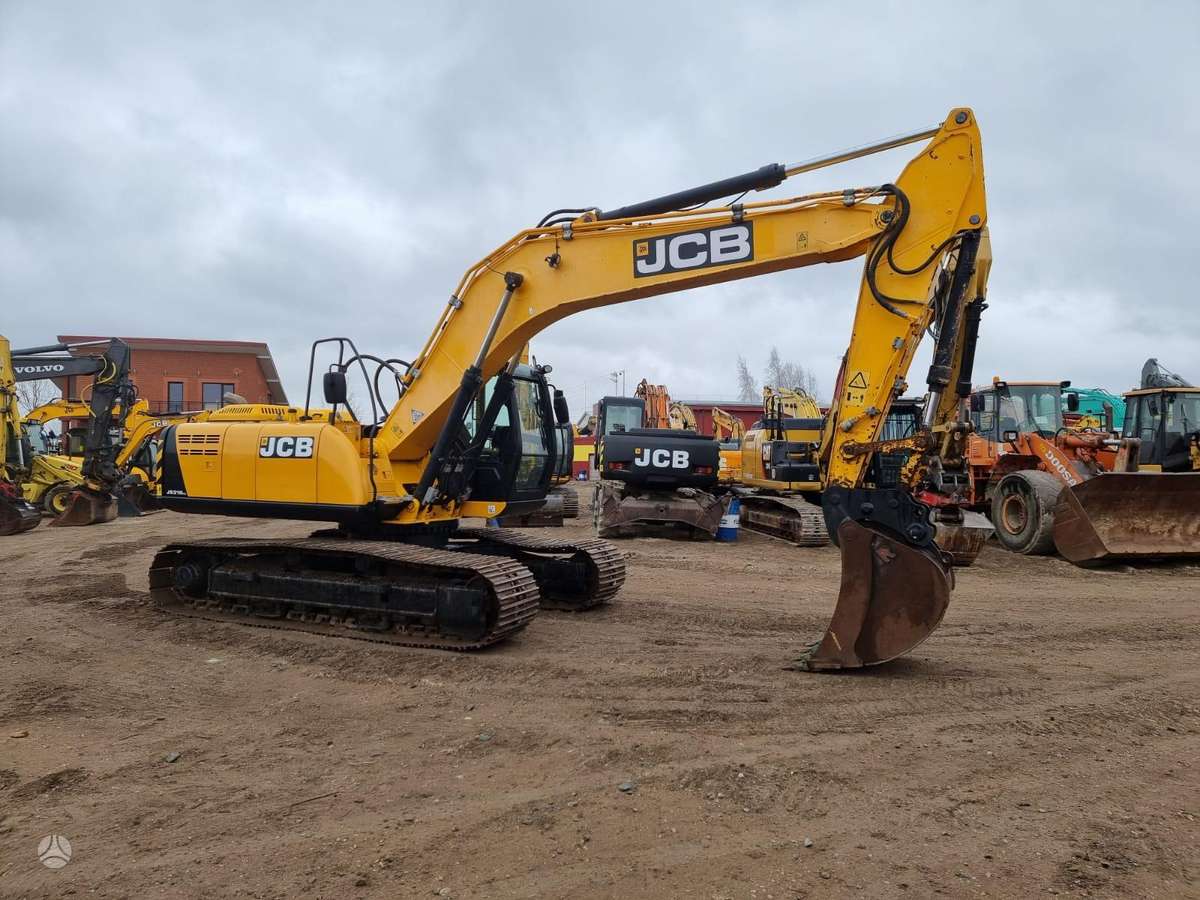JCB JS210, ekskavatoriai