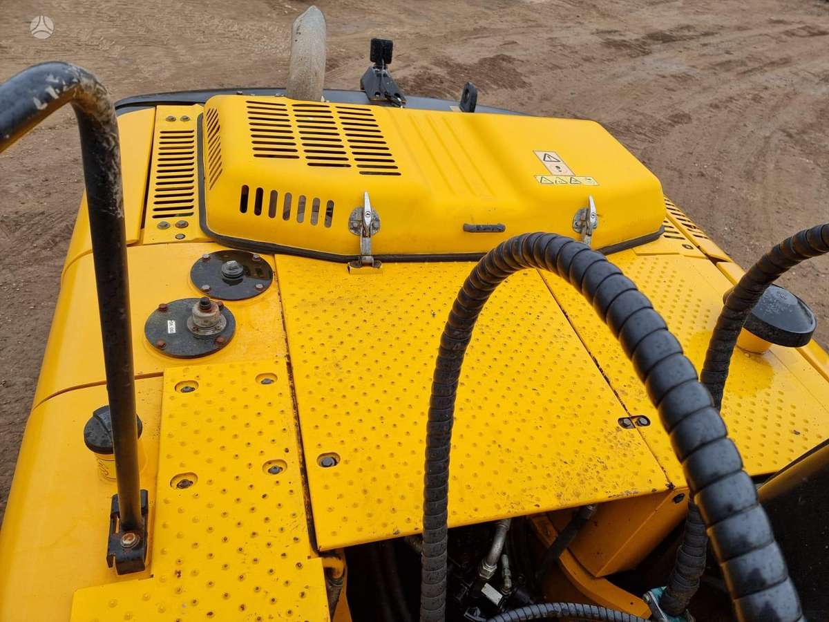 JCB JS210, экскаваторы