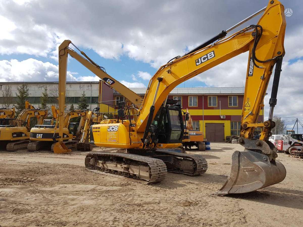 JCB JS220LC, ekskavatoriai