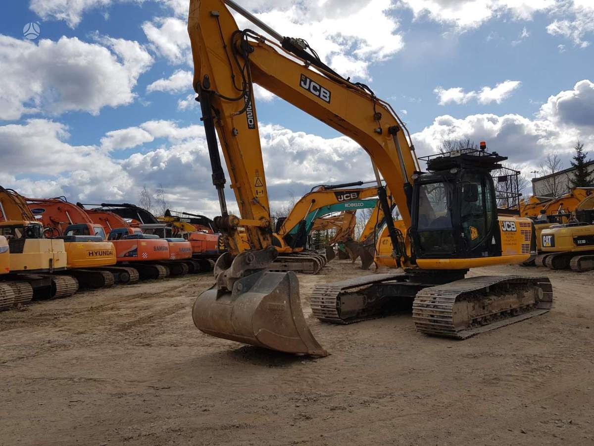 JCB JS220LC, excavator