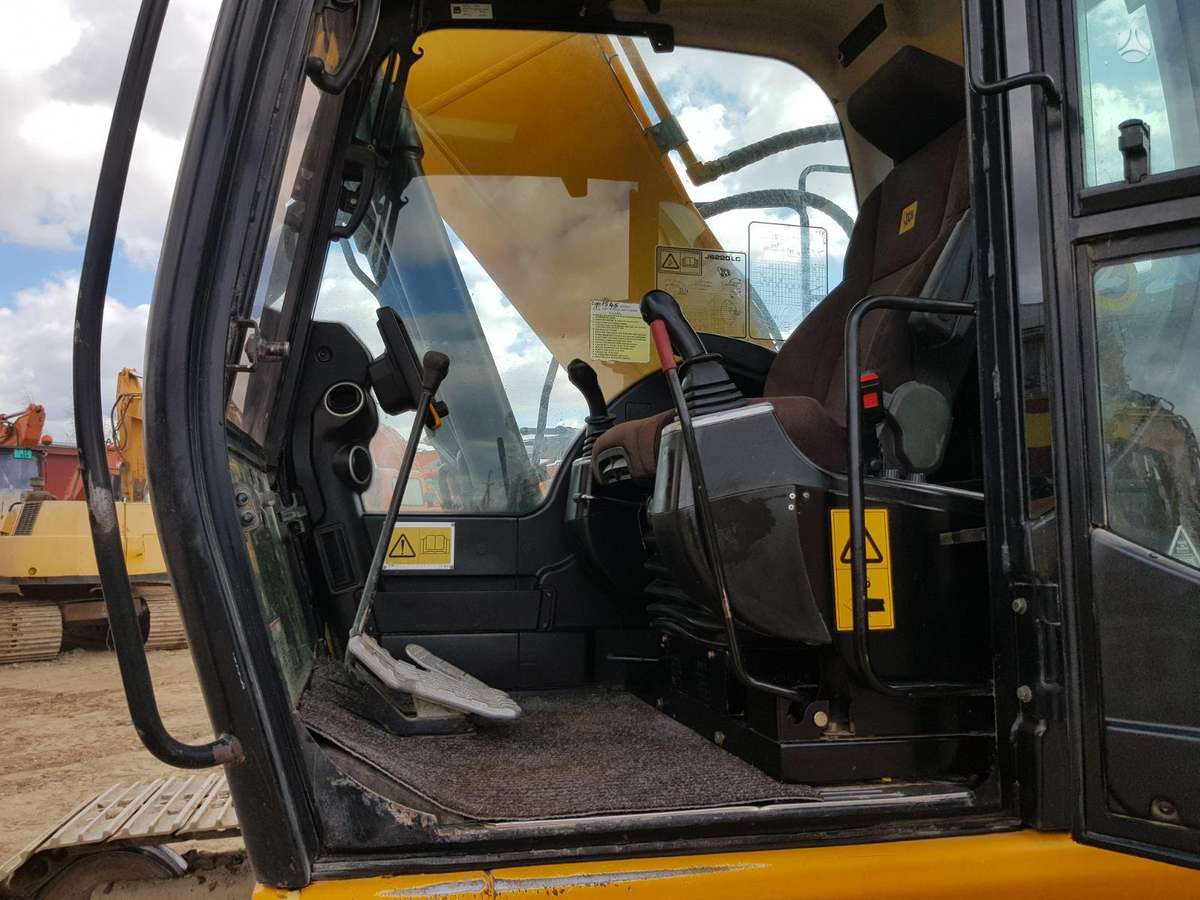 JCB JS220LC, ekskavatoriai