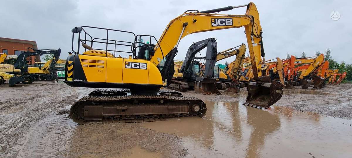 JCB JS220LC, excavator