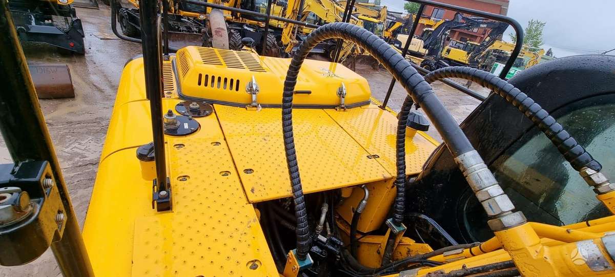 JCB JS220LC, ekskavatori