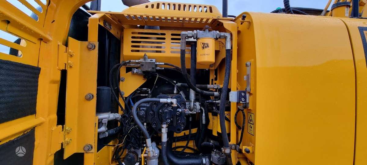 JCB JS220LC, ekskavatori