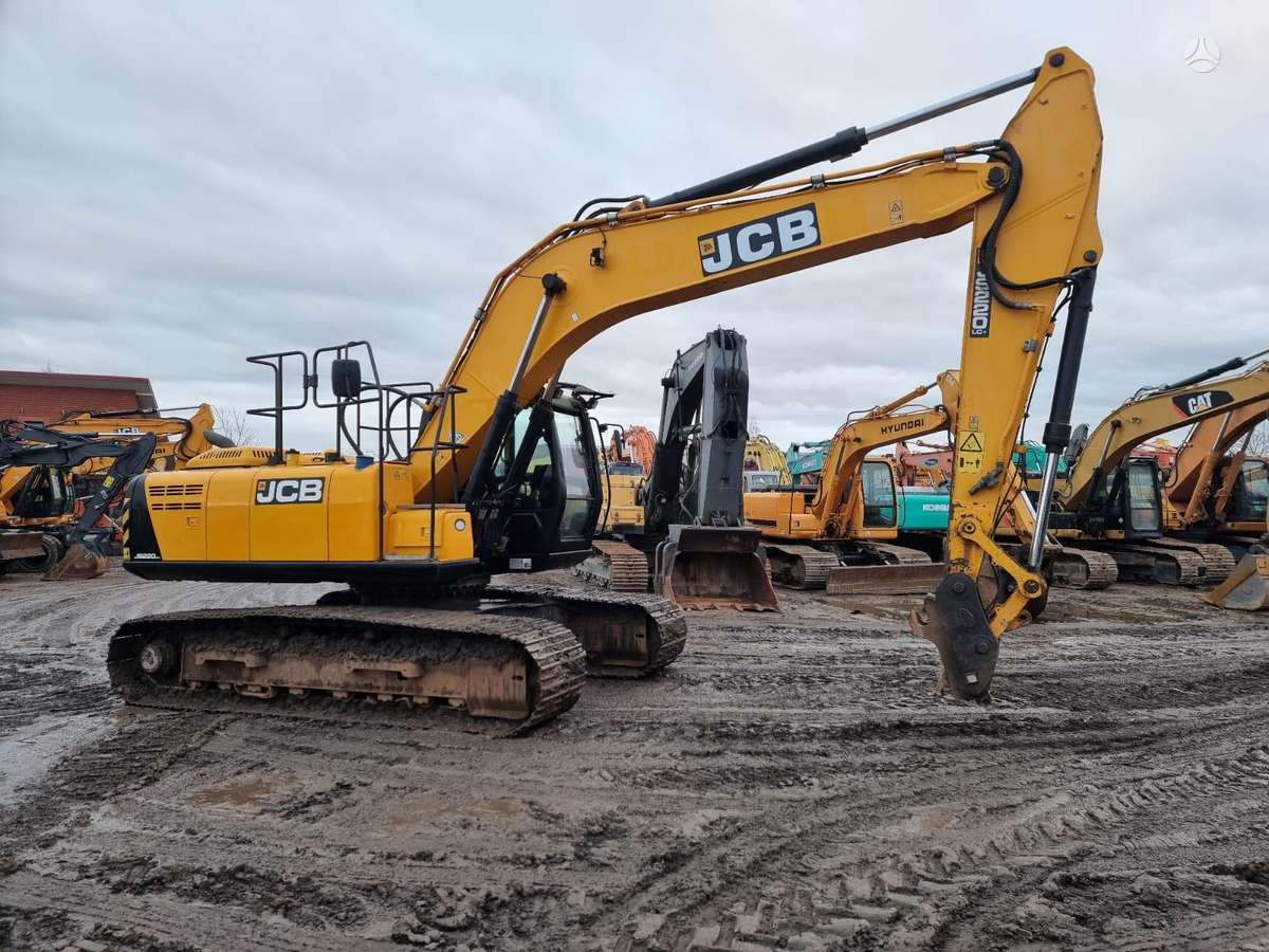 JCB JS220LC (PLUS), ekskavatoriai