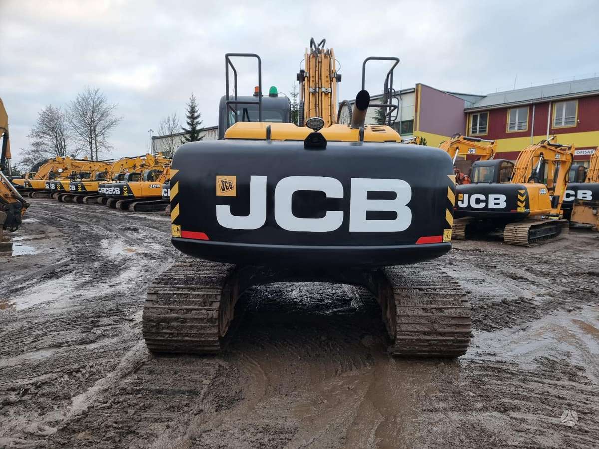 JCB JS220LC (PLUS), ekskavatoriai