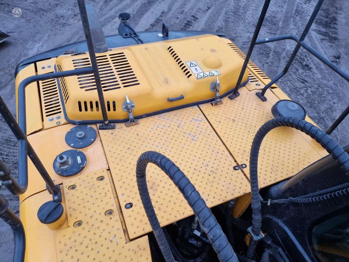 JCB JS220LC (PLUS), экскаваторы