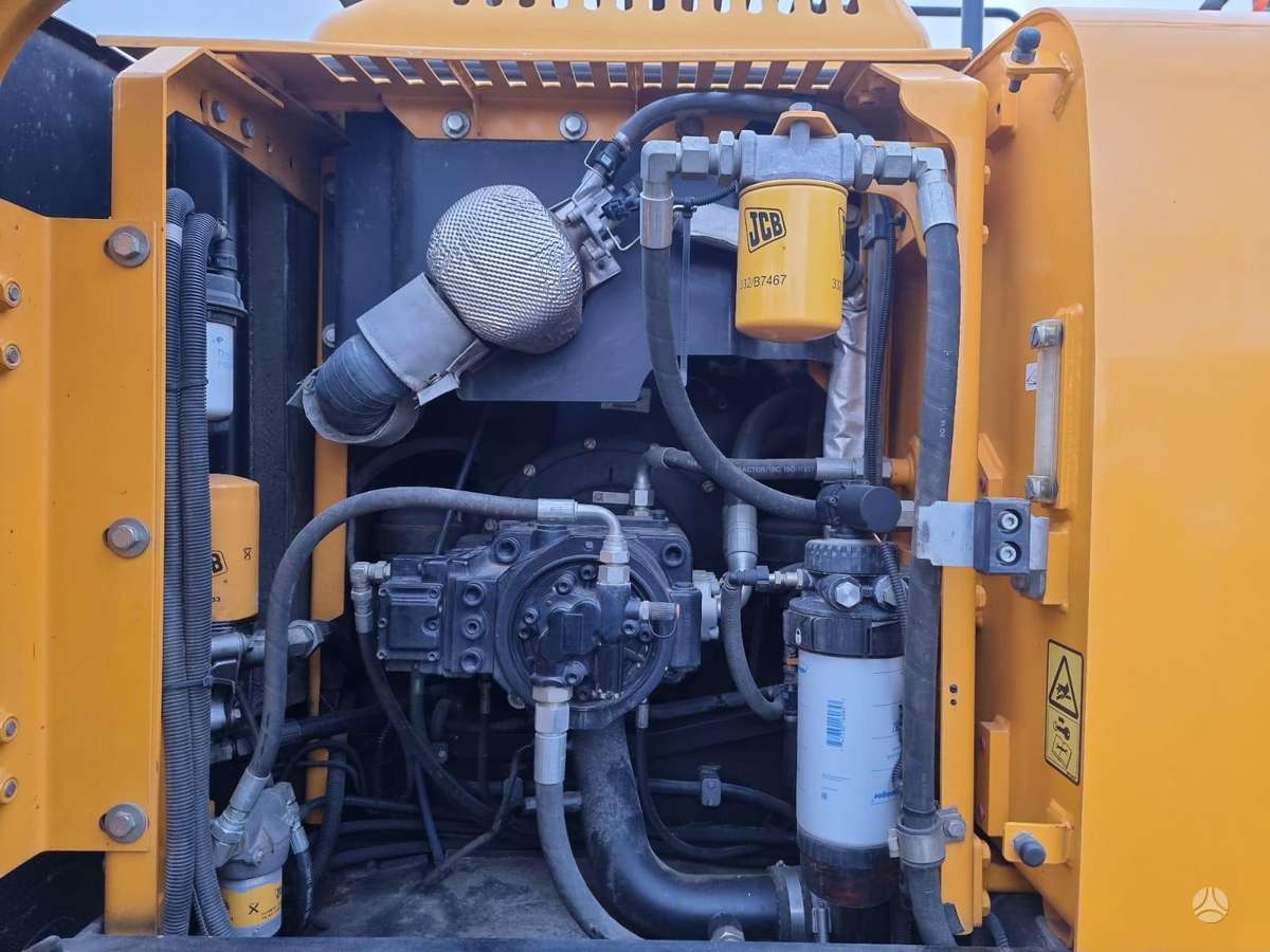 JCB JS220LC (PLUS), excavator