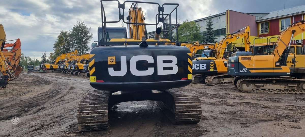 JCB JS220LC Plus, ekskavatoriai