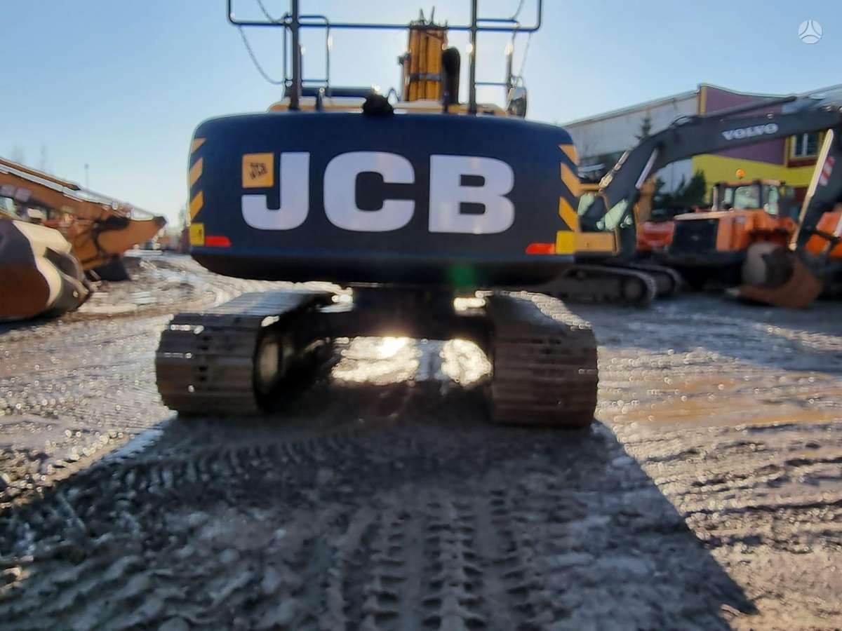 JCB JS220LC Plus, ekskavatoriai