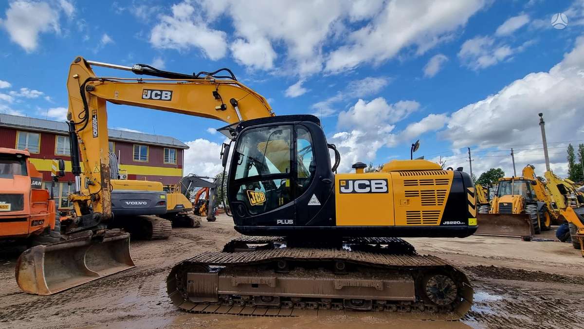 JCB JS220LC Plus, ekskavatoriai