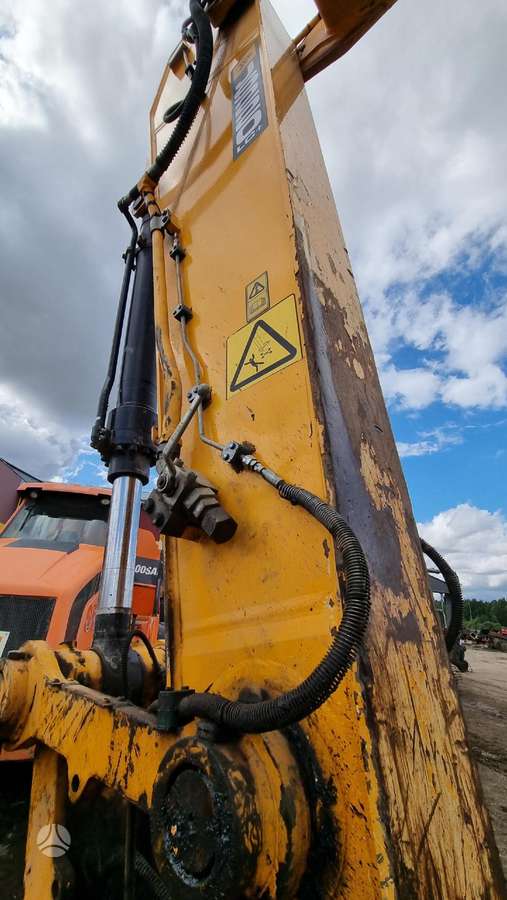 JCB JS220LC Plus, excavator