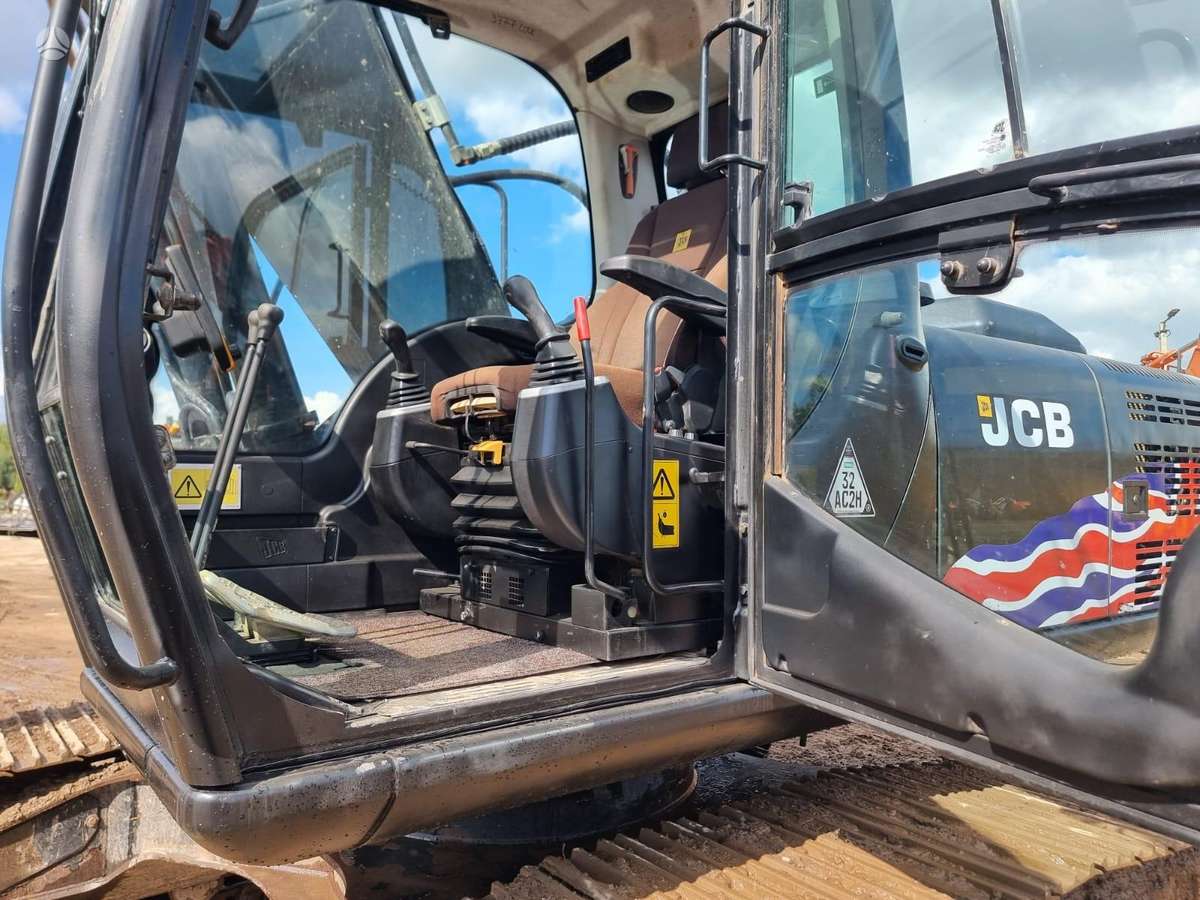 JCB JS220LC T4, ekskavatoriai