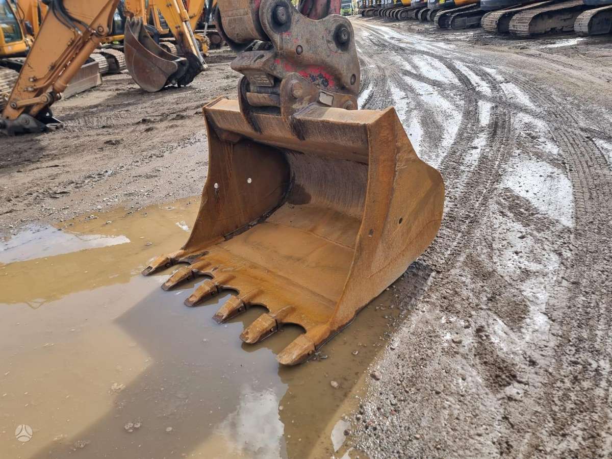 JCB JS220LC T4, экскаваторы