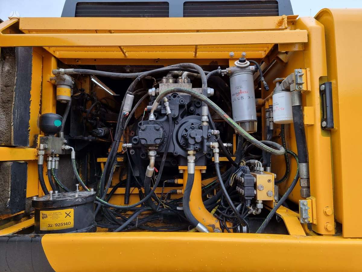 JCB JS330LC, ekskavatori