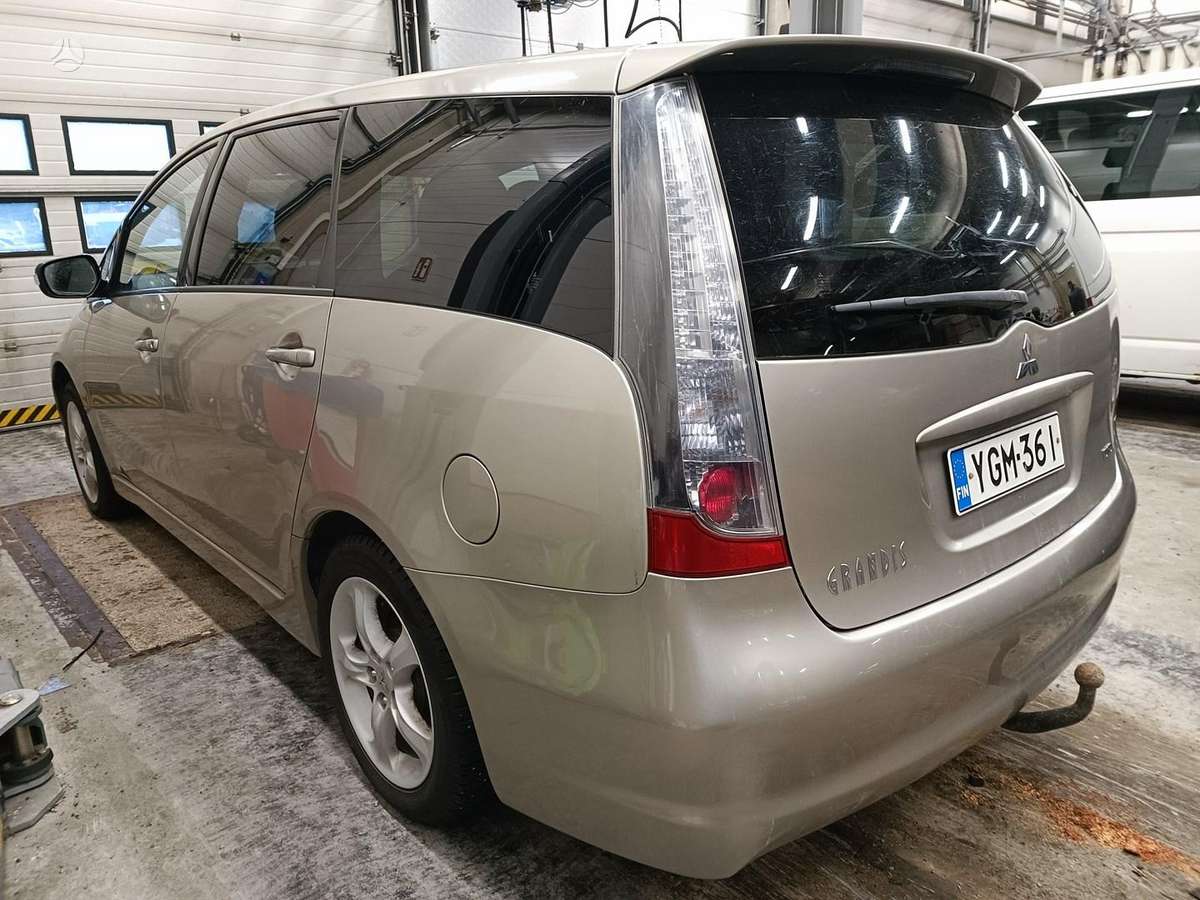 Mitsubishi Grandis