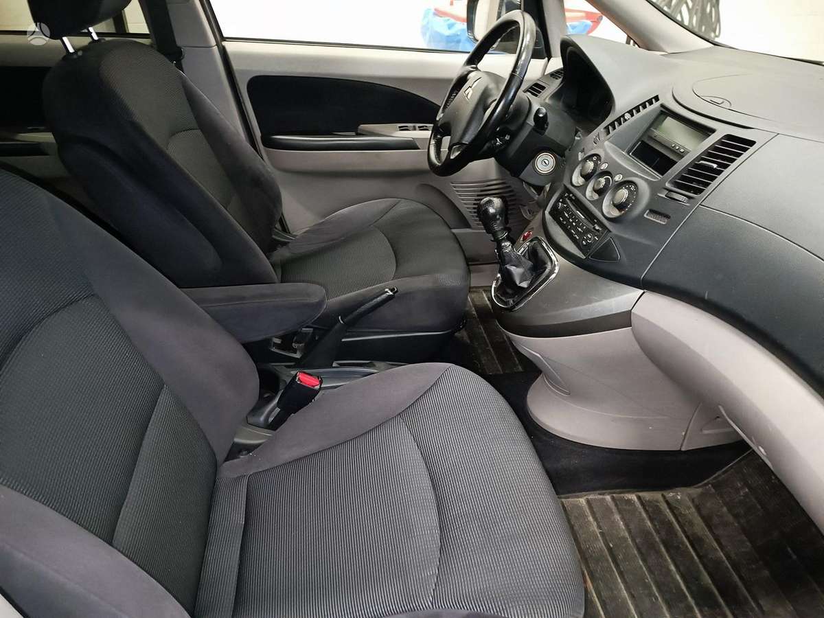 Mitsubishi Grandis