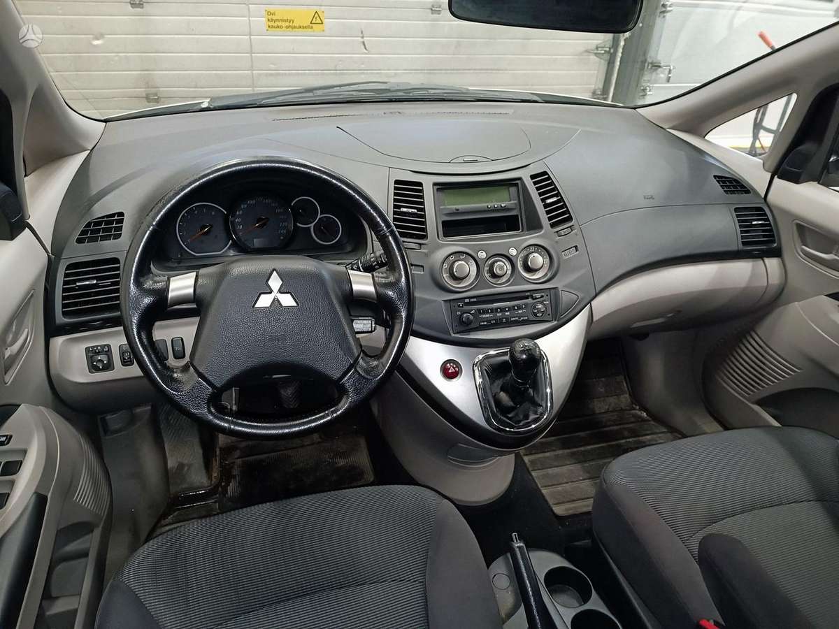 Mitsubishi Grandis