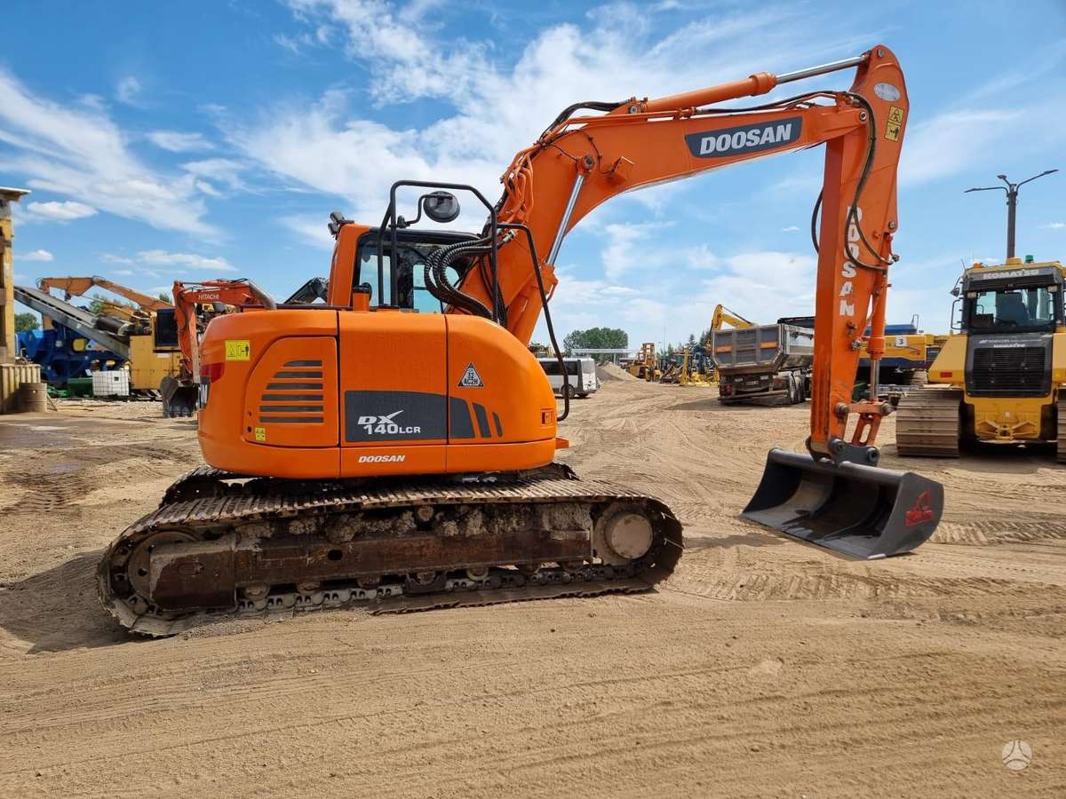 Doosan DX 140 LC-3, ekskavatoriai