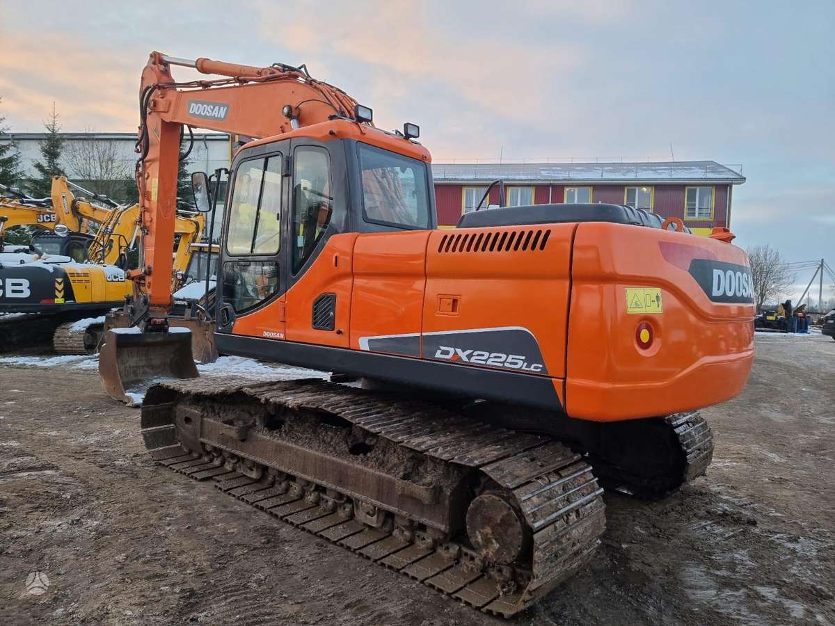 Doosan DX 225LC, ekskavatori