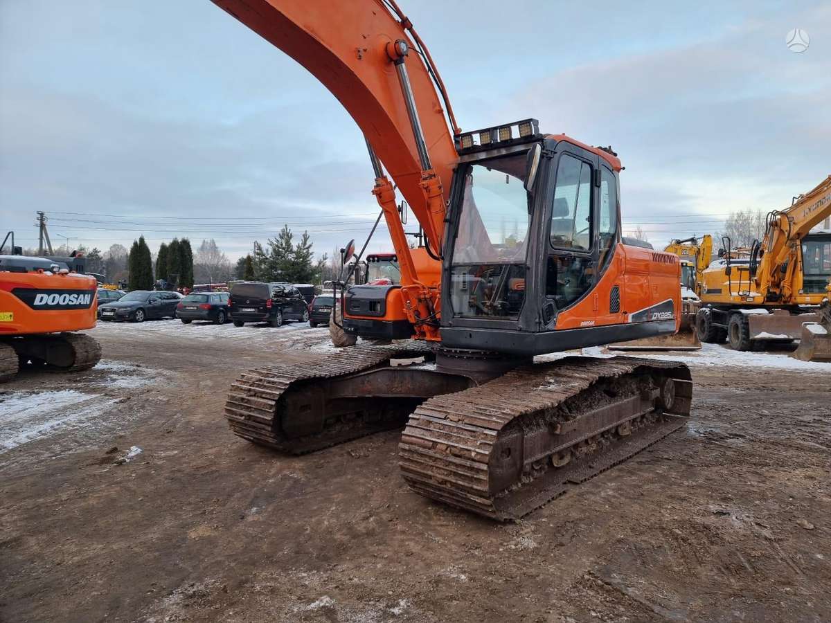 Doosan DX 225LC, ekskavatori