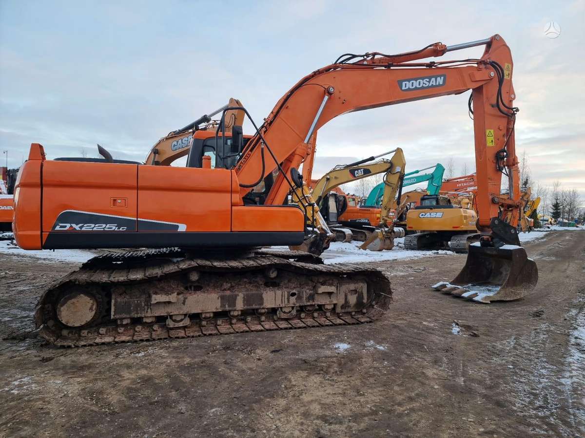 Doosan DX 225LC, ekskavatori