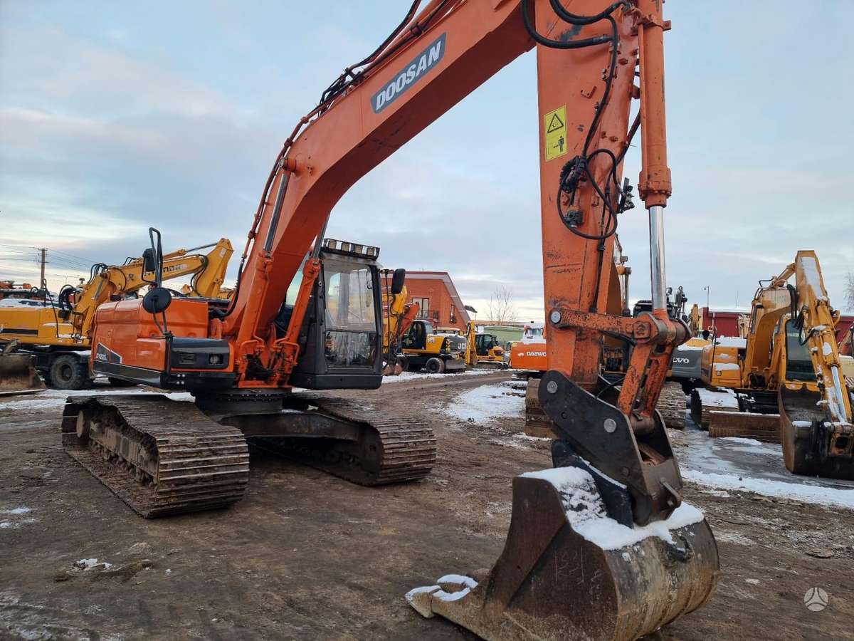 Doosan DX 225LC, ekskavatori
