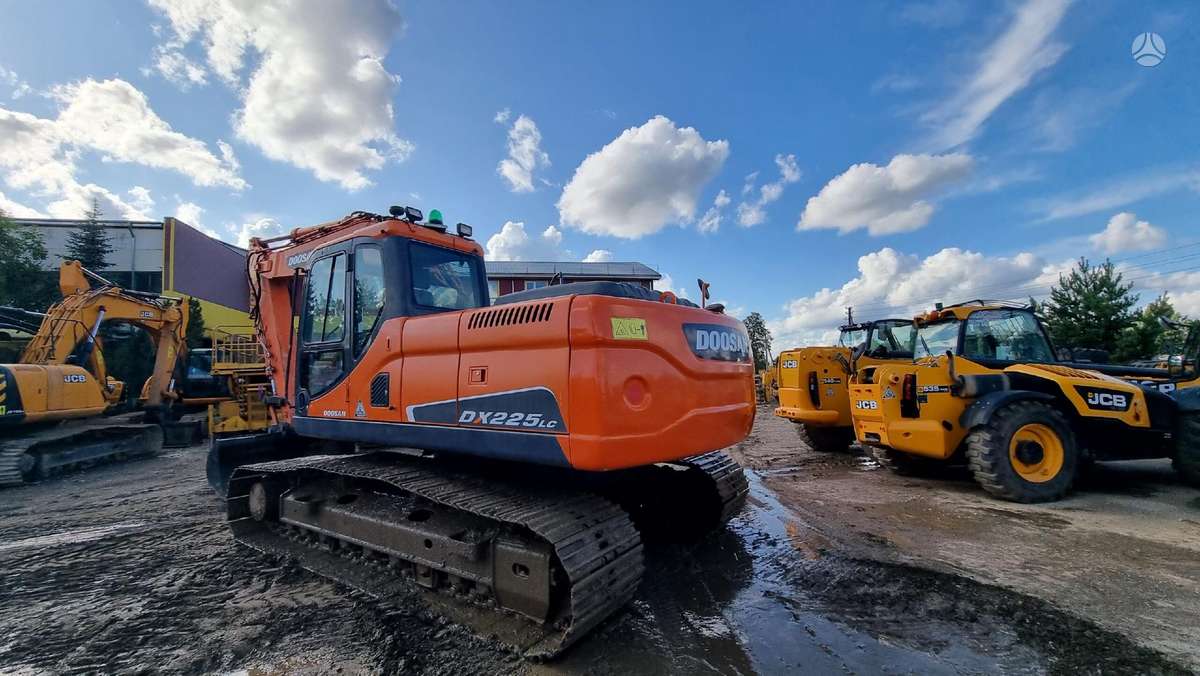 Doosan DX 225LC, ekskavatori