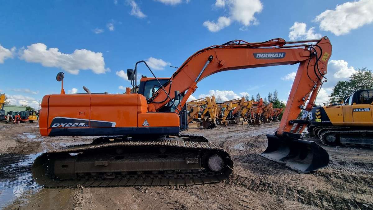 Doosan DX 225LC, ekskavatori