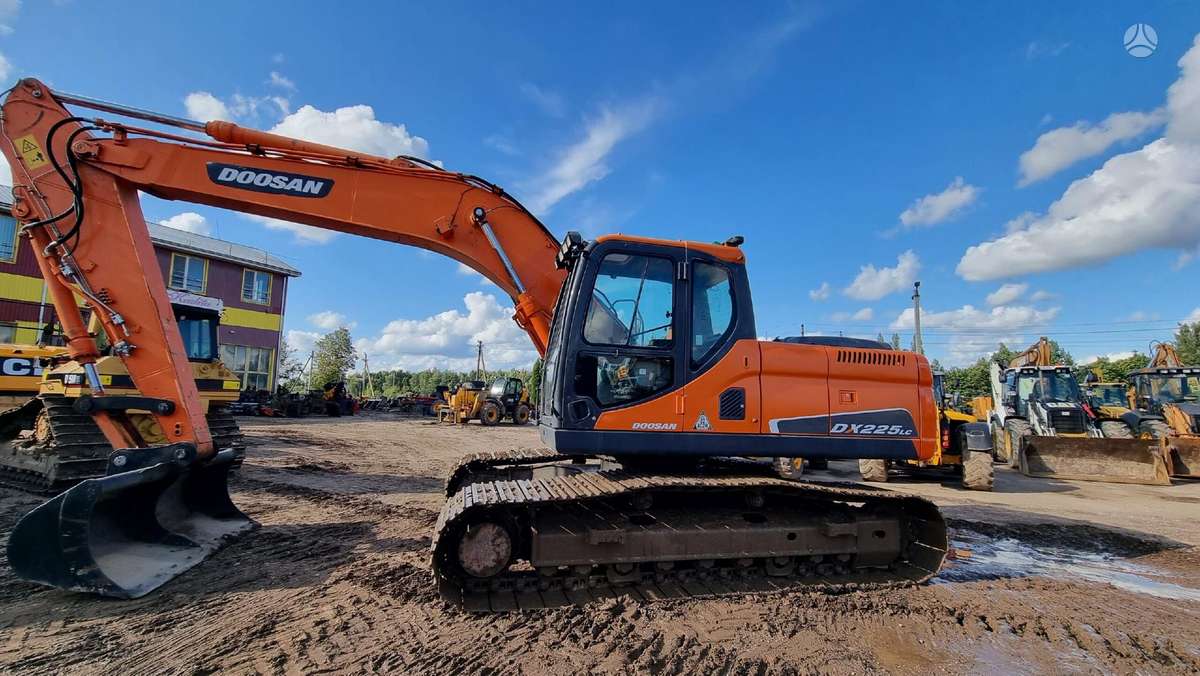 Doosan DX 225LC, ekskavatori