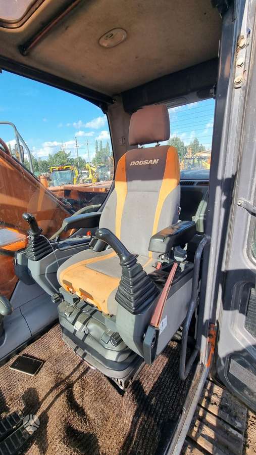 Doosan DX 225LC, ekskavatori