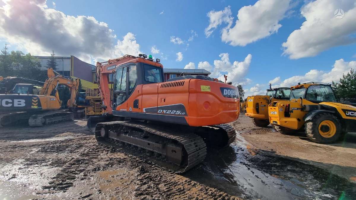 Doosan DX 225LC, ekskavatori