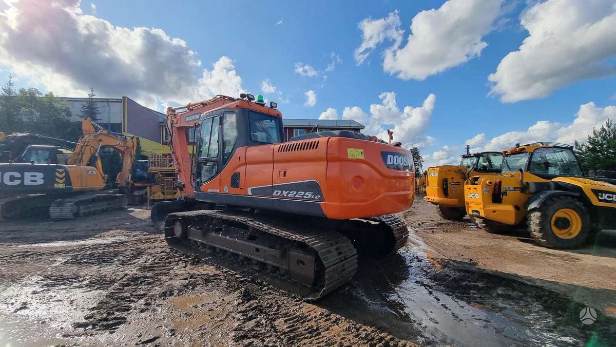 Doosan DX 225LC, excavator