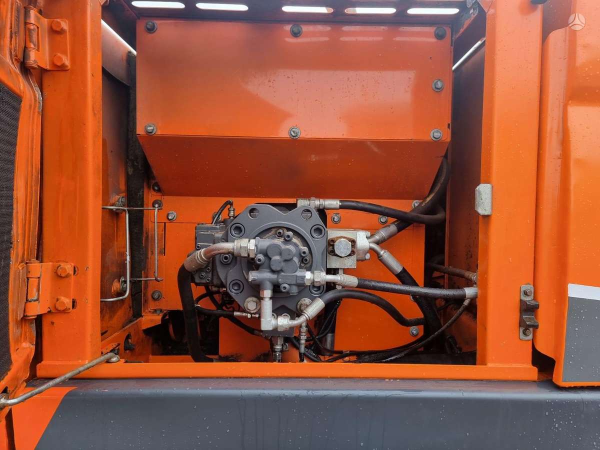 Doosan DX 225LC, ekskavatori
