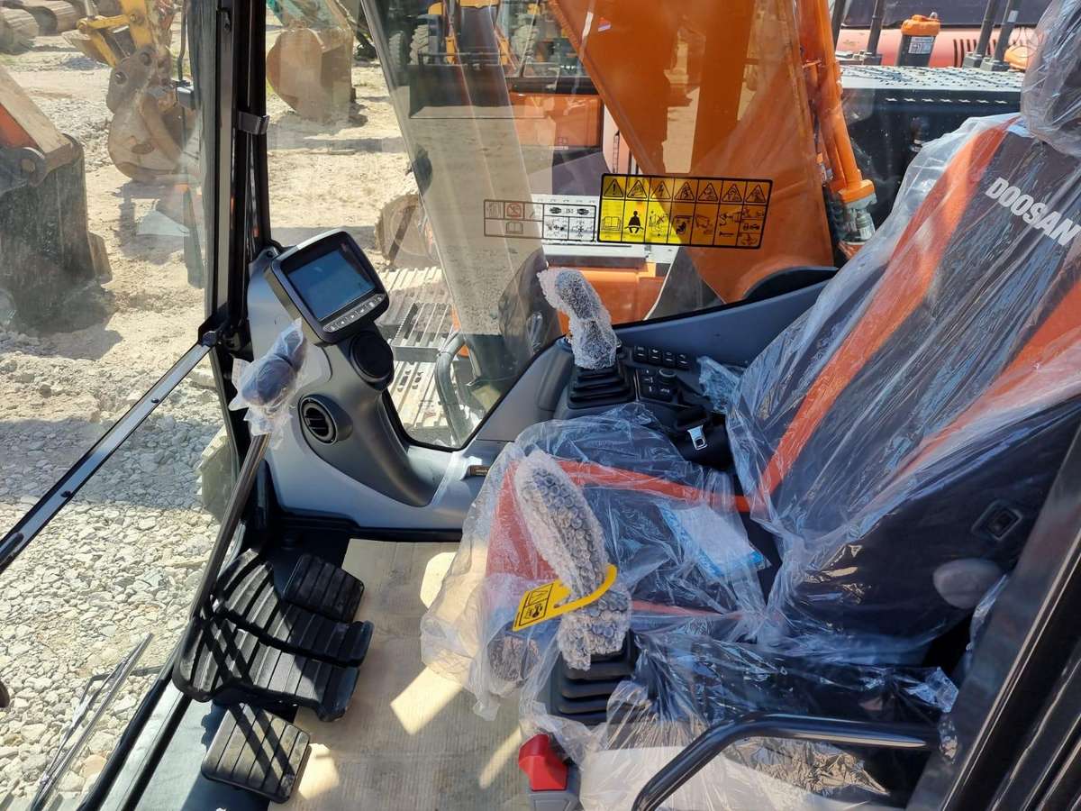 Doosan DX 225LC-5 LONG, ekskavatoriai