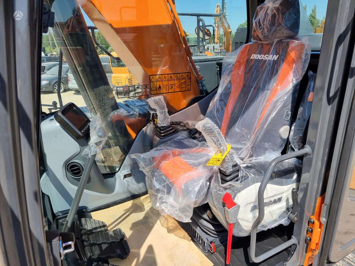 Doosan DX 225LC-5 LONG, ekskavatoriai