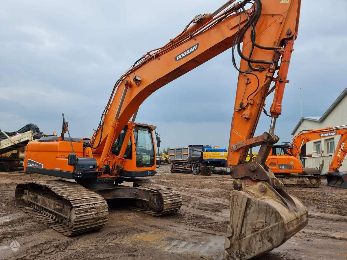 Doosan DX 255LC, excavator