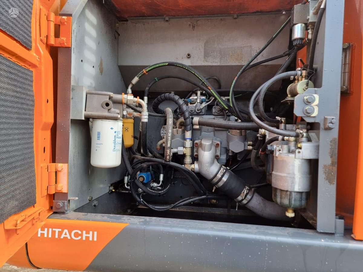Hitachi ZX250-3, экскаваторы