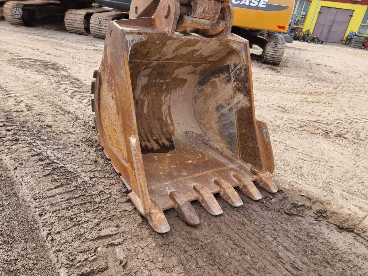 Hitachi ZX250-3, ekskavatoriai