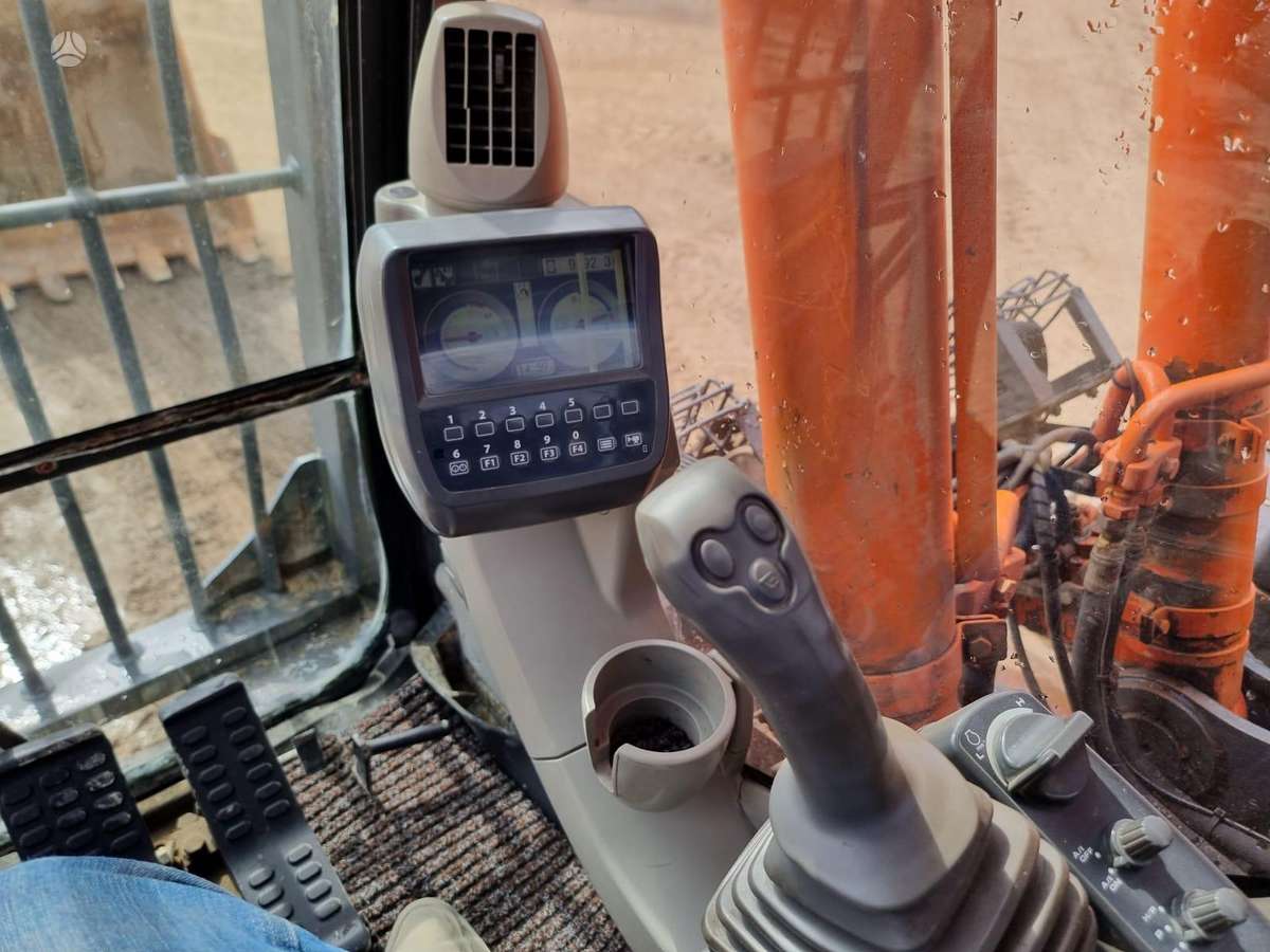 Hitachi ZX250-3, экскаваторы