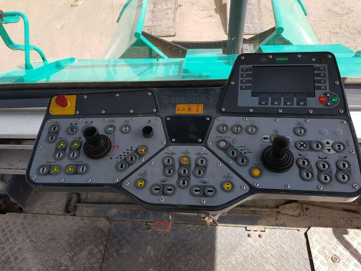 Vögele 1800-3i, paving machinery