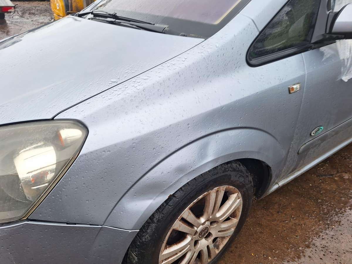 Opel Zafira по частям