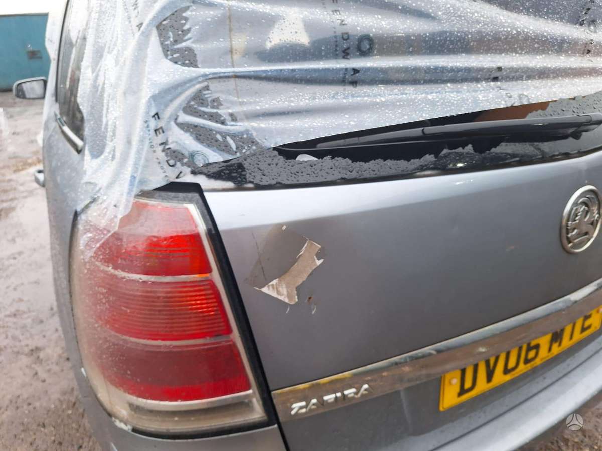 Opel Zafira for parts