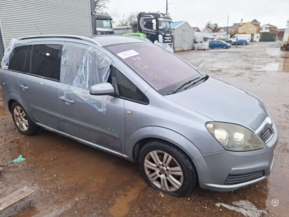 Opel Zafira for parts