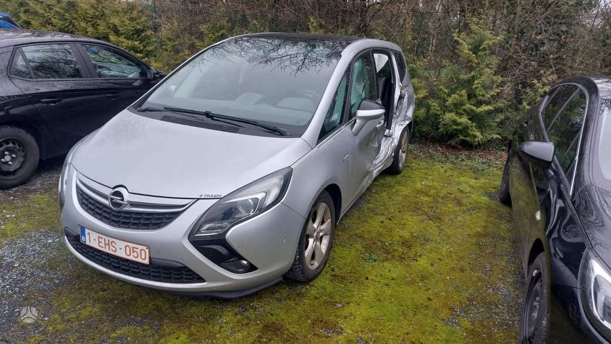 Opel Zafira Tourer kėbulo dalys