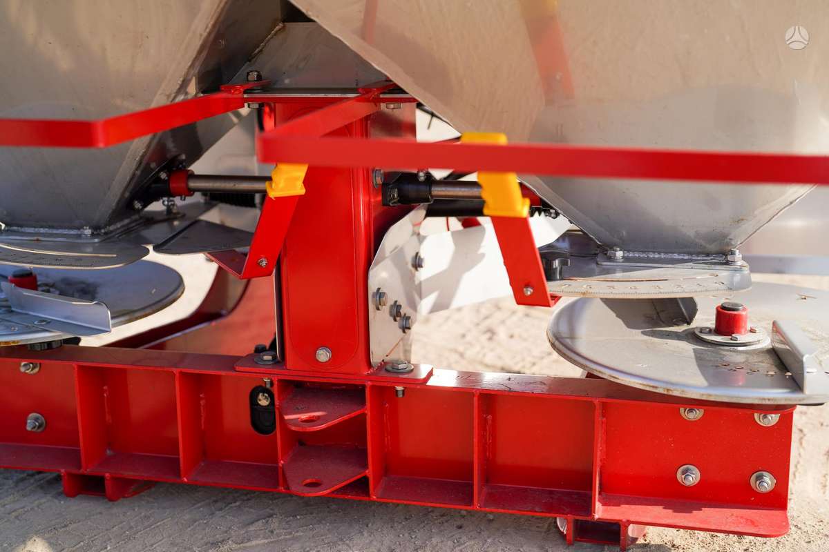 Grass-Rol MASTER 1200, spreaders
