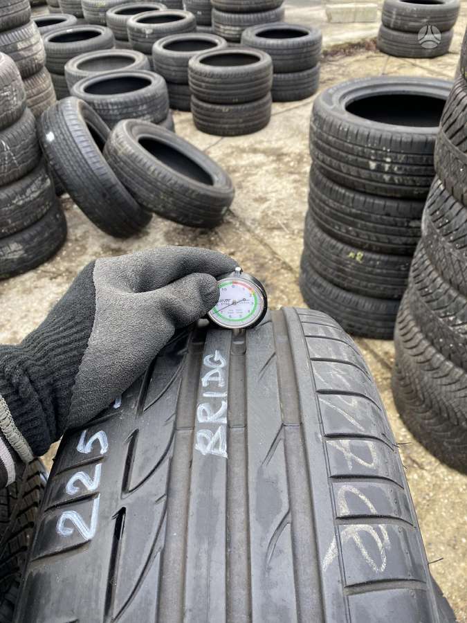Bridgestone Potenza, летние 225/50 R17
