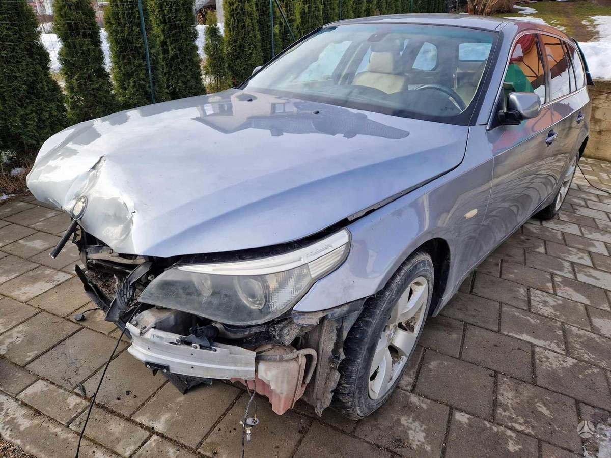 BMW 530
