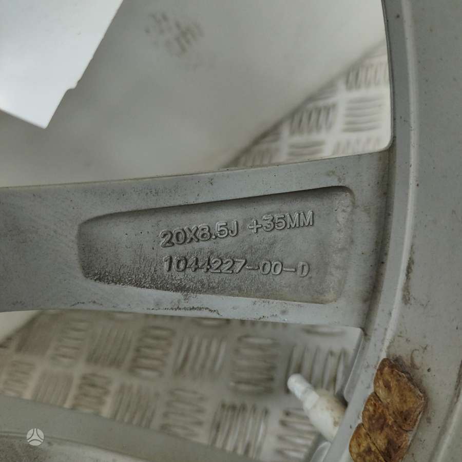 TESLA MODEL 3, light alloy, R20