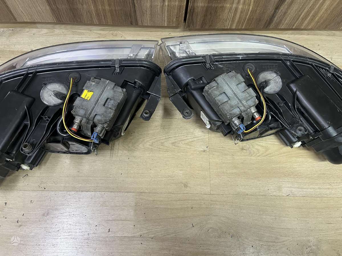 Volkswagen Passat lights